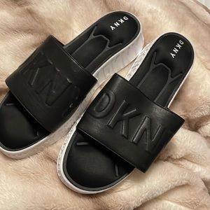 Sandalias nuevas 71/2